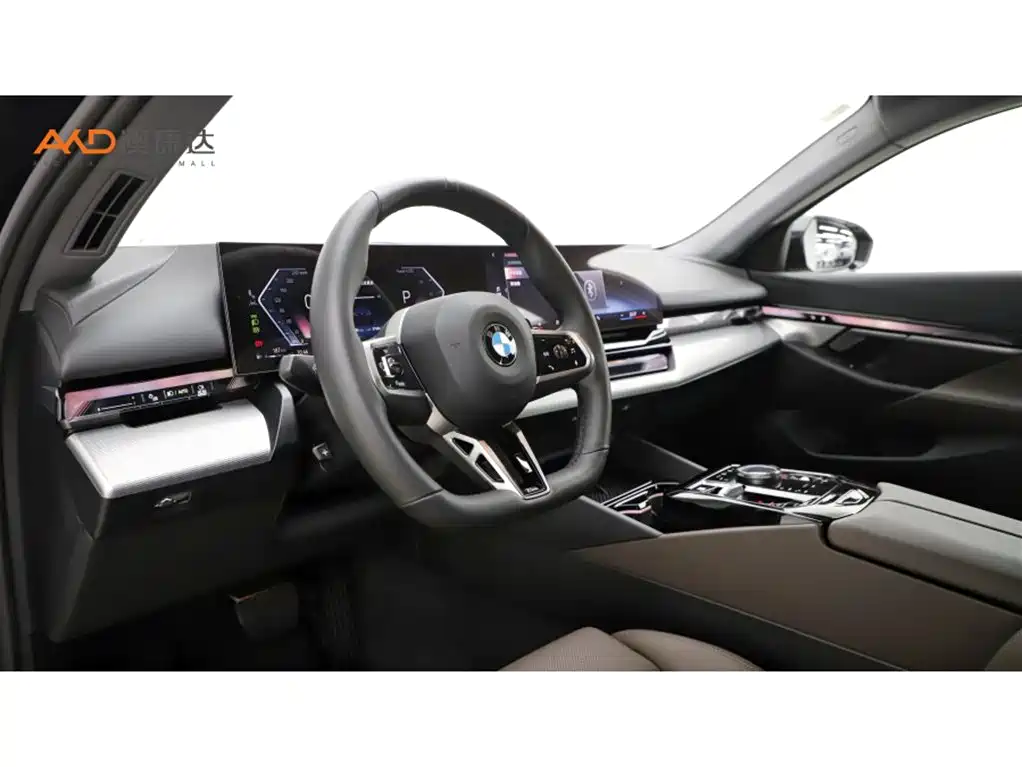 BMW 5 Series (Import) 2024 Model 525i M Sport Package фото 6