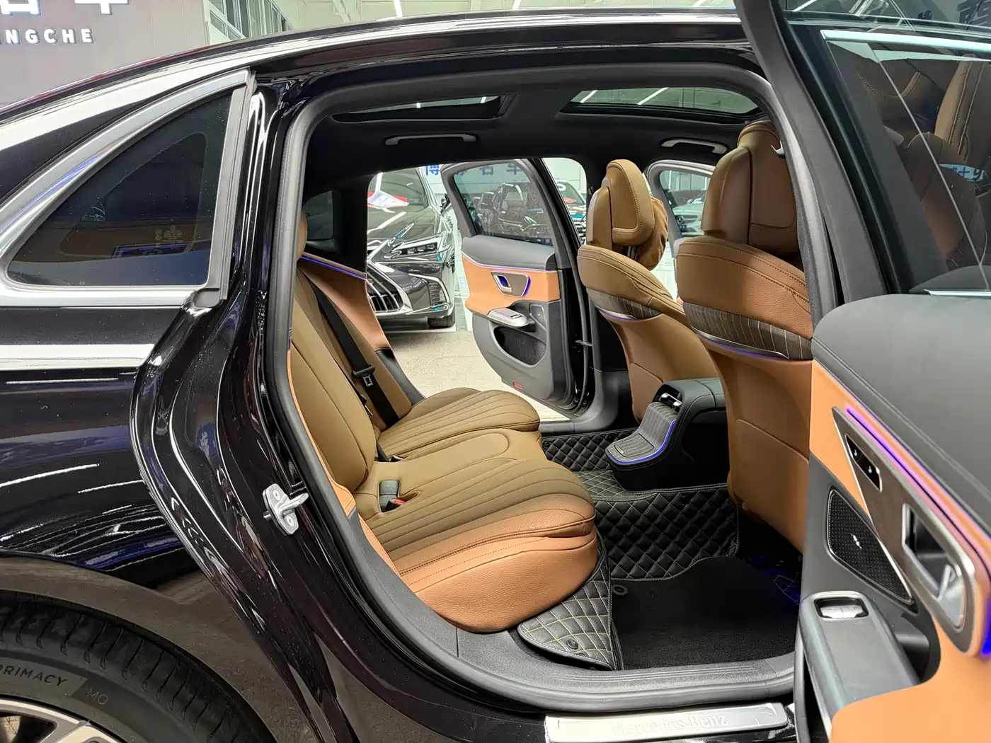 Mercedes-Benz E-Class 2024 E 300 L Fashion фото 16