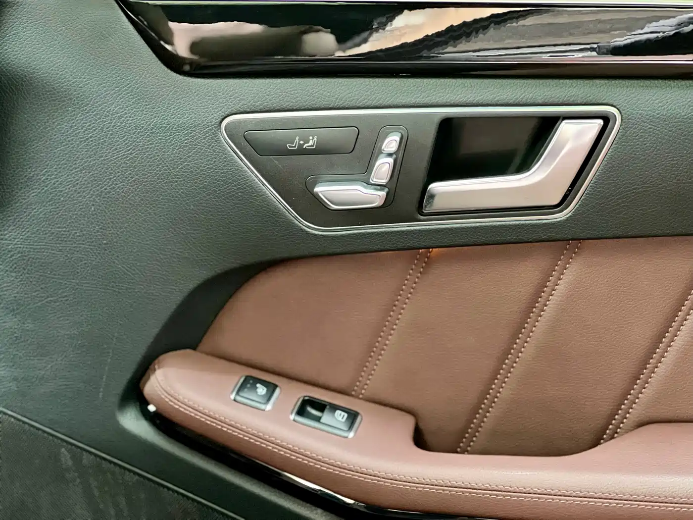 Mercedes-Benz E-Class 2015 E 320 L Sport 4MATIC фото 24