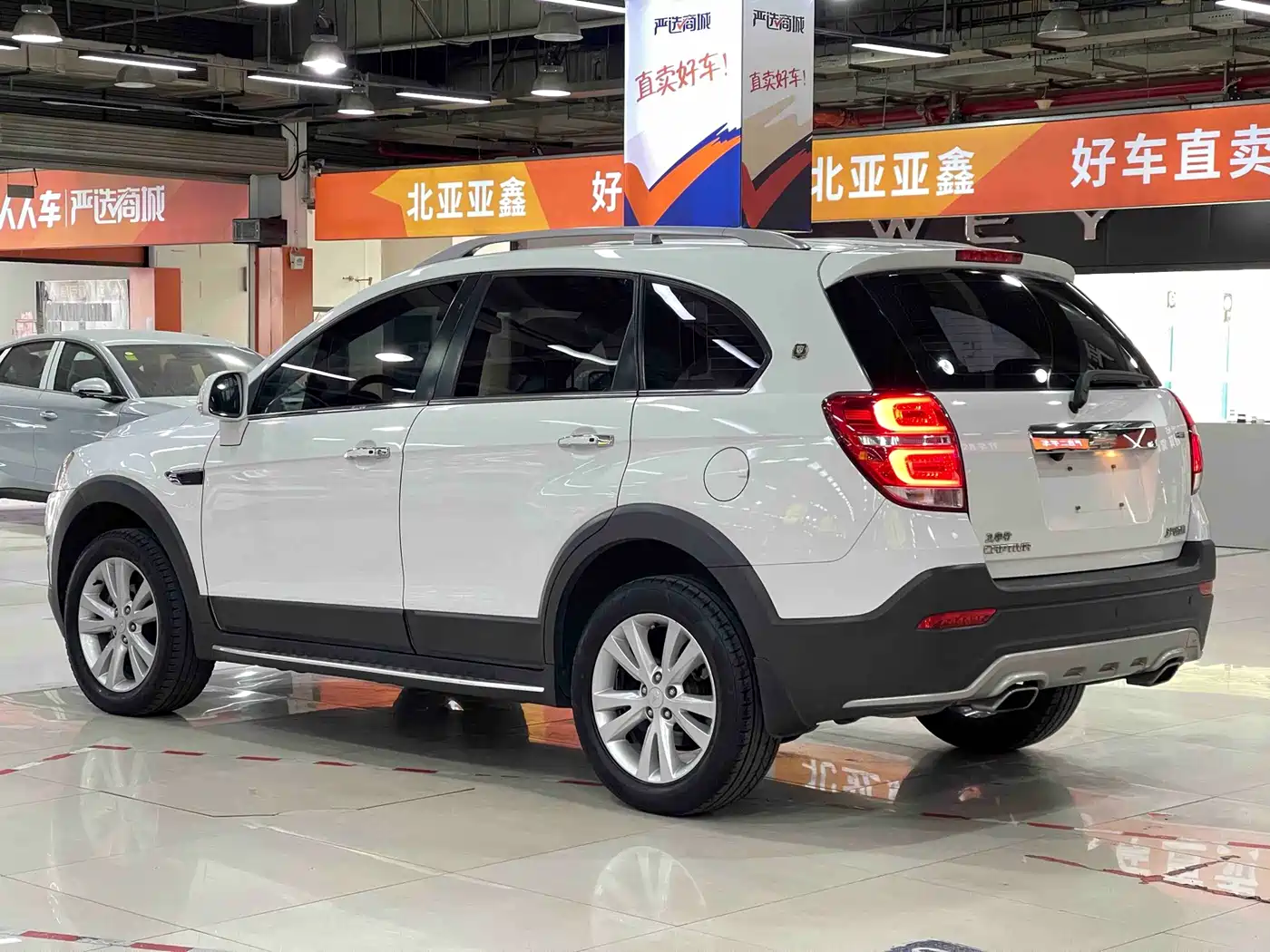 Chevrolet Captiva 2017 2.4L 4WD Flagship Edition 7-Seater фото 4