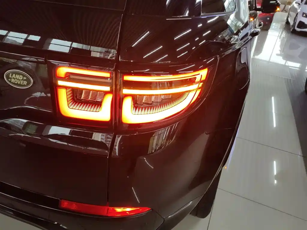 LAND ROVER DISCOVER SPORTS