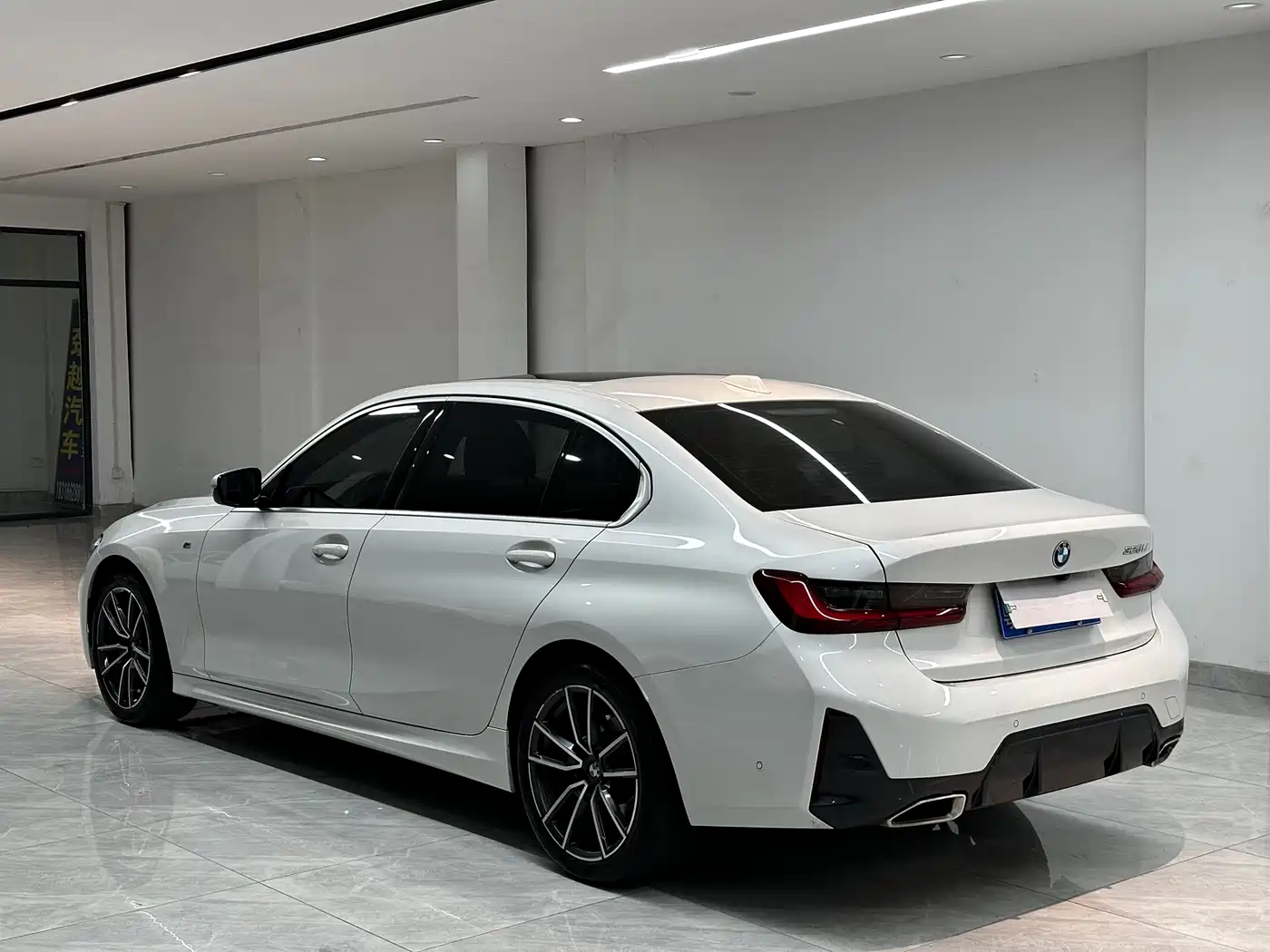 BMW 3 Series 2023 325Li M Sport Package фото 6