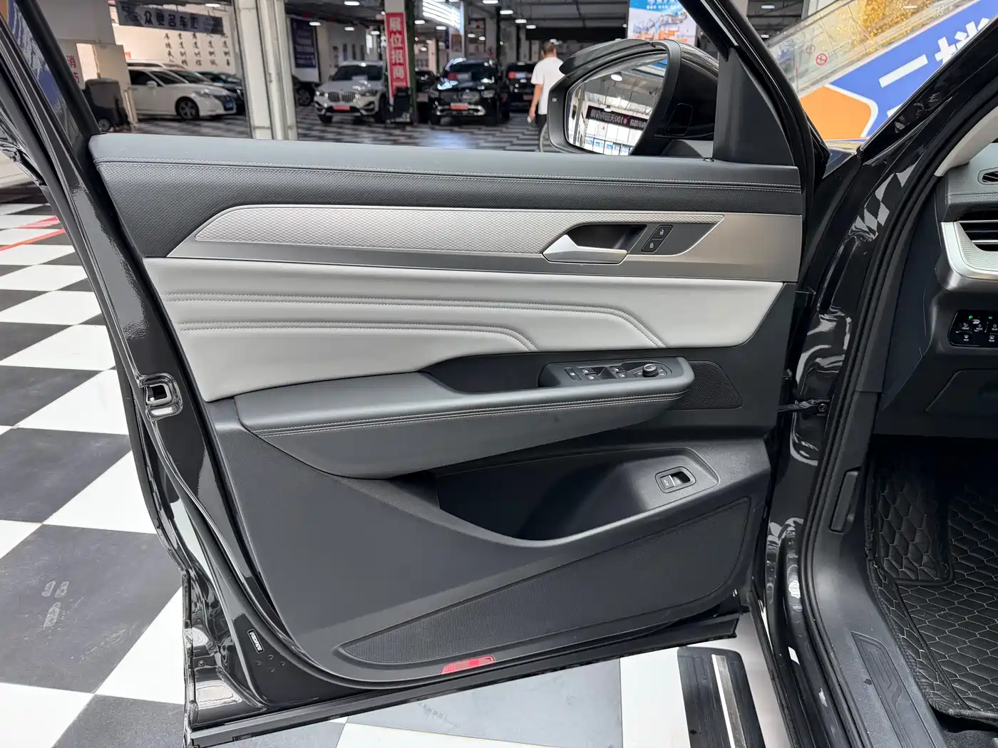 Volkswagen Talagon 2024 Model 380TSI 4WD R-Line Grand Touring Edition фото 7