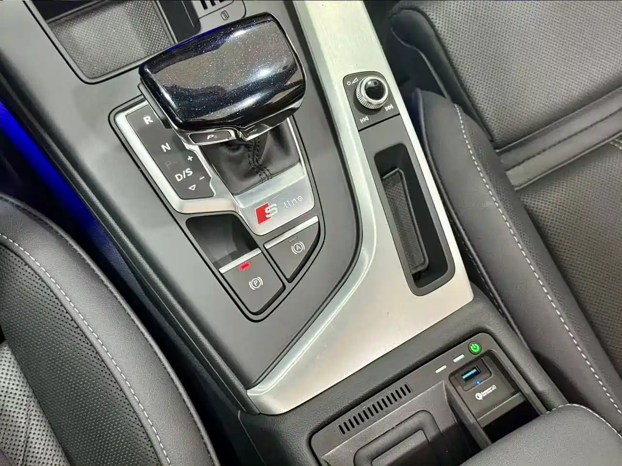 Фото 9 - Audi A4L