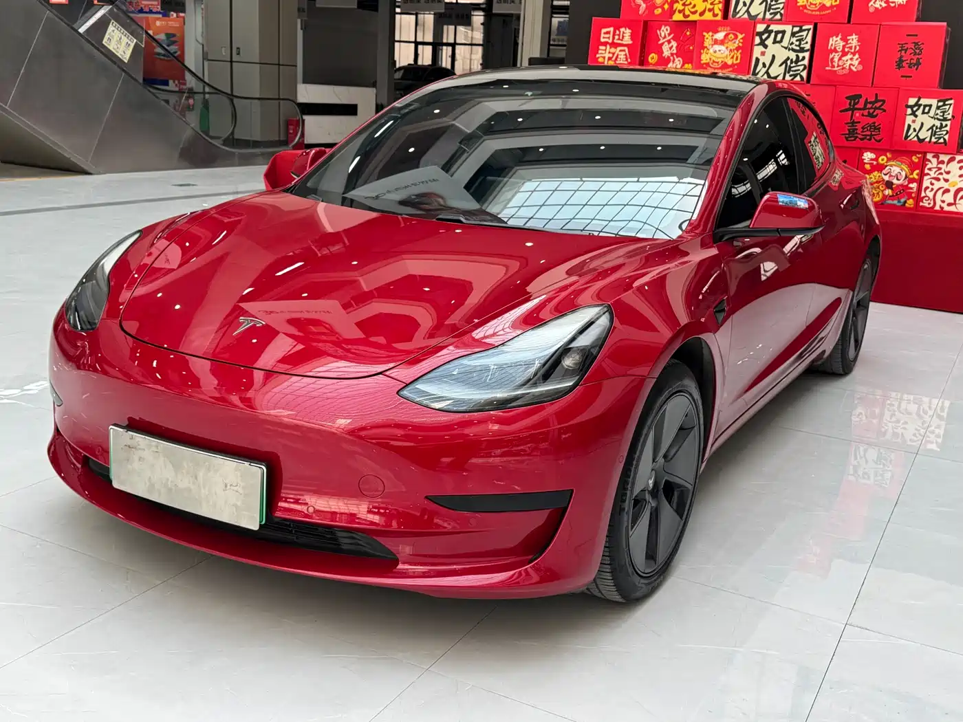 TESLA MODEL 3