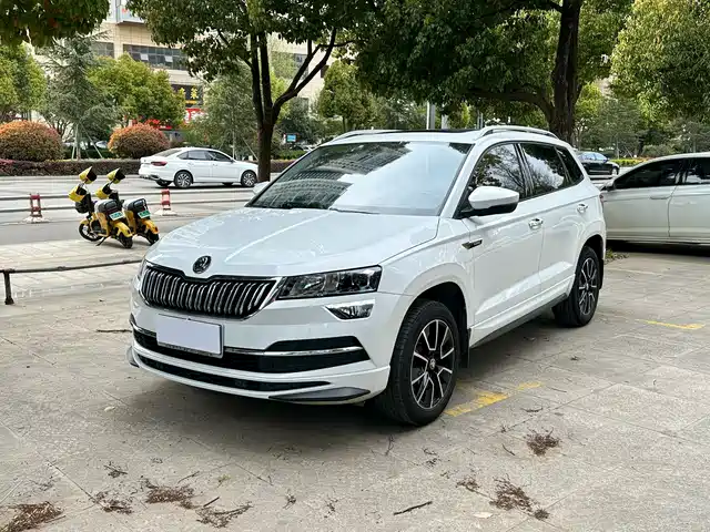 Škoda Karoq 2023 TSI280 Luxury Edition