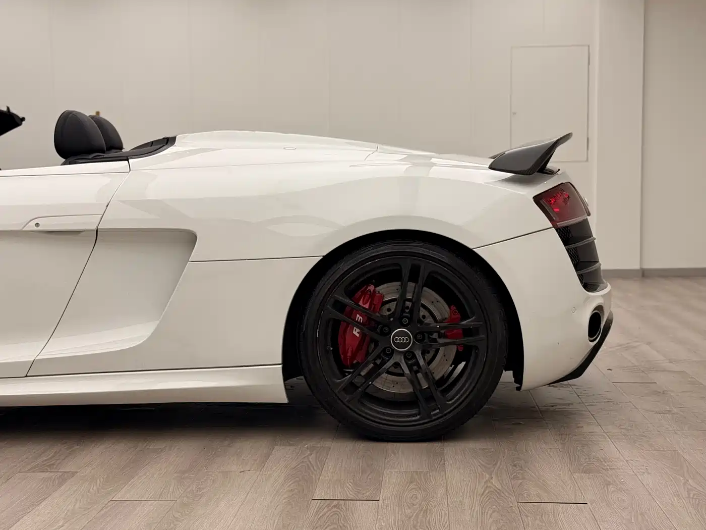 Audi R8 2011 Spyder 5.2 FSI quattro фото 7