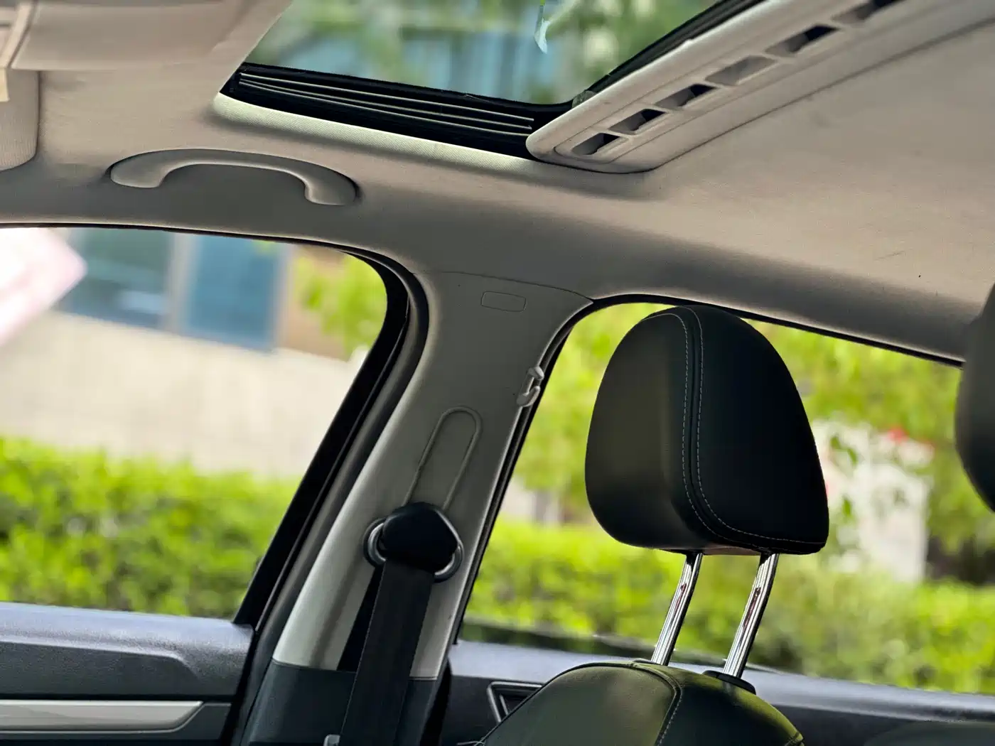 Volkswagen Lavida 2015 1.6L Automatic Comfort Edition фото 10