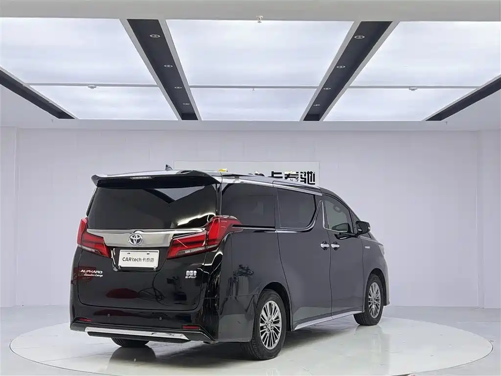 Toyota Alphard 2023 Dual Hybrid 2.5L Ultimate Gold Edition фото 5