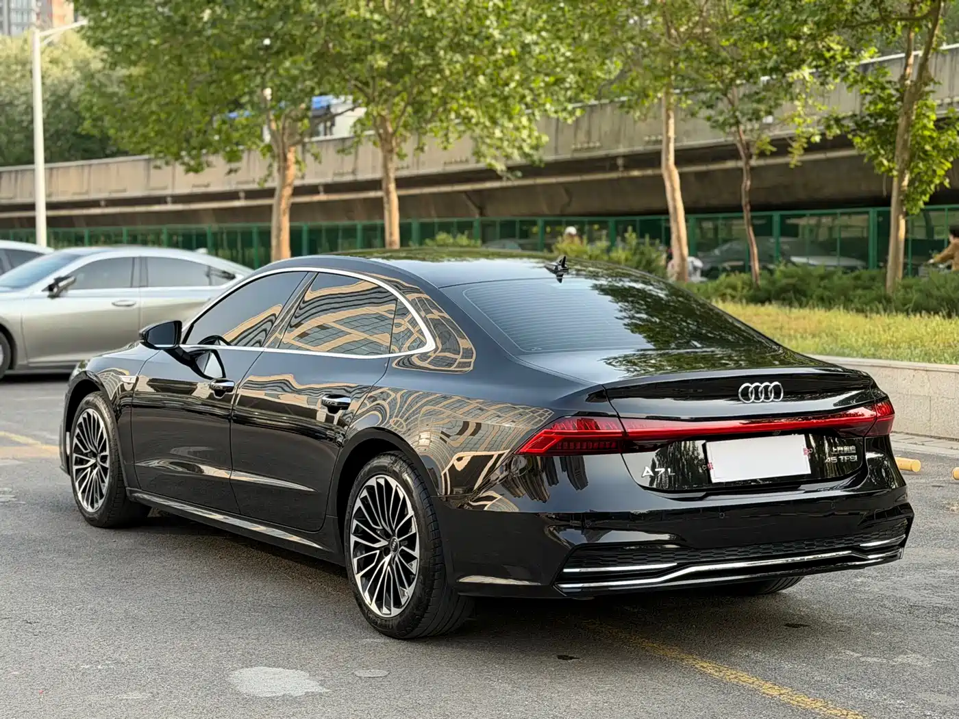 Audi A7L 2024 45 TFSI Luxury фото 15