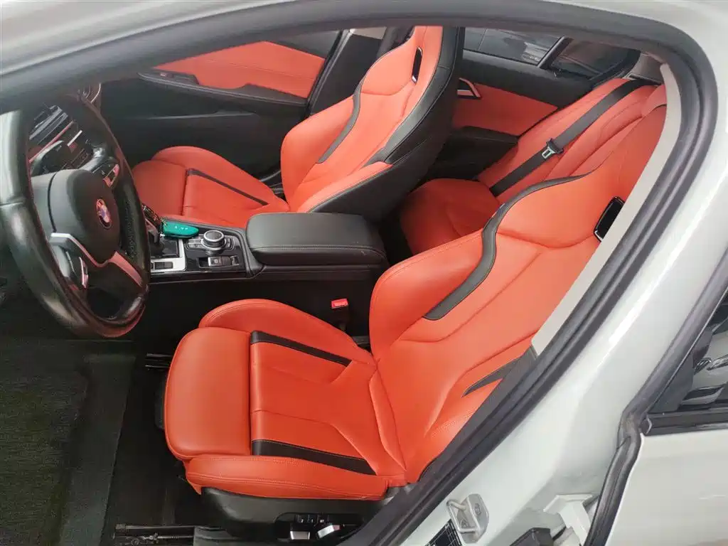 BMW 1-SERIES