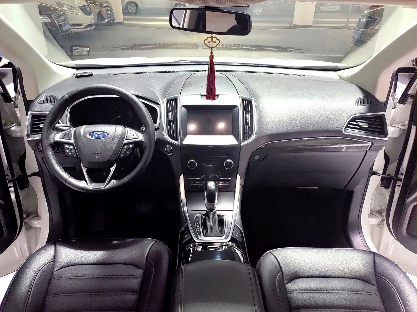 Фото 4 - Ford Edge