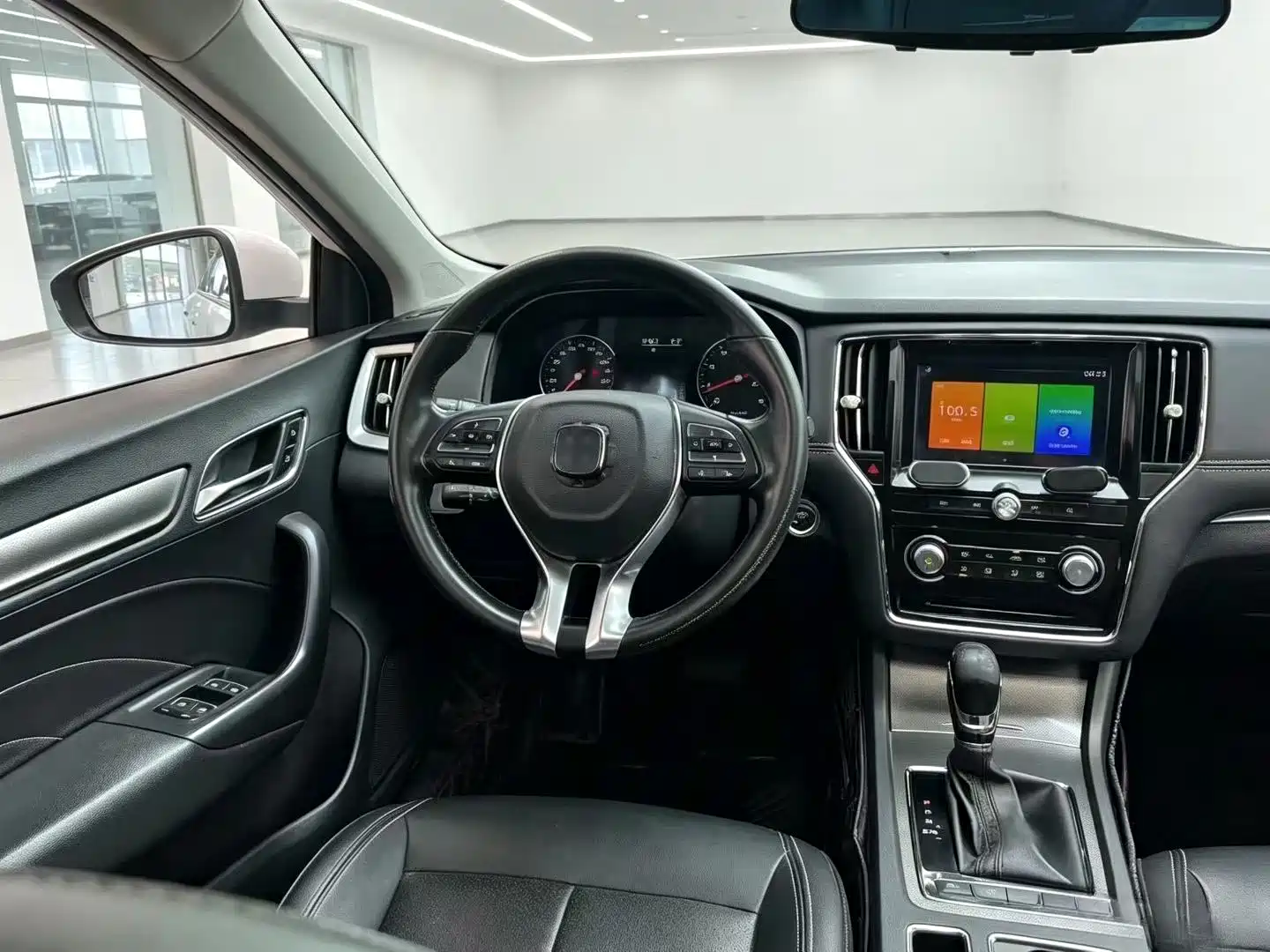 Фото 7 - Roewe i6
