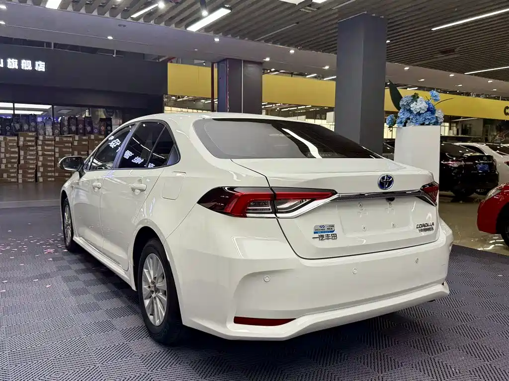 Toyota Corolla 2024 Model 1.8L Smart Hybrid Pioneer Edition фото 4