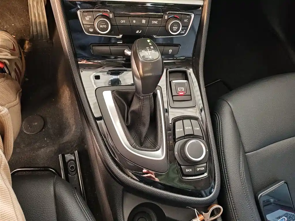 BMW 2 Series Touring 2018 218i Luxury Line фото 11