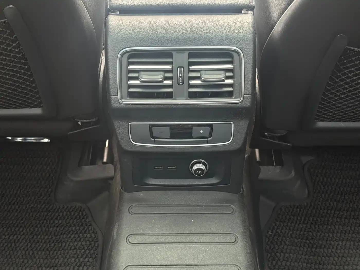 Audi Q5L 2023 40T Luxury Dynamic фото 18