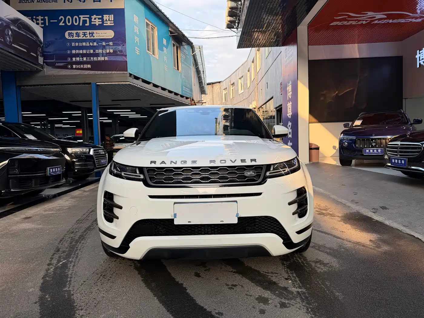 Land Rover Range Rover Evoque 2020 249PS R-DYNAMIC SE Sport Tech Edition фото 2