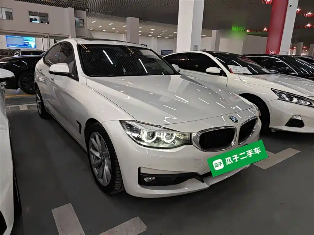 BMW 3 Series GT 2018 320i Fashion фото 4