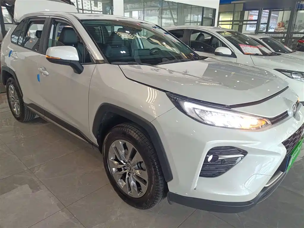 Toyota Wildlander 2022 2.0L CVT AWD Luxury Edition фото 4