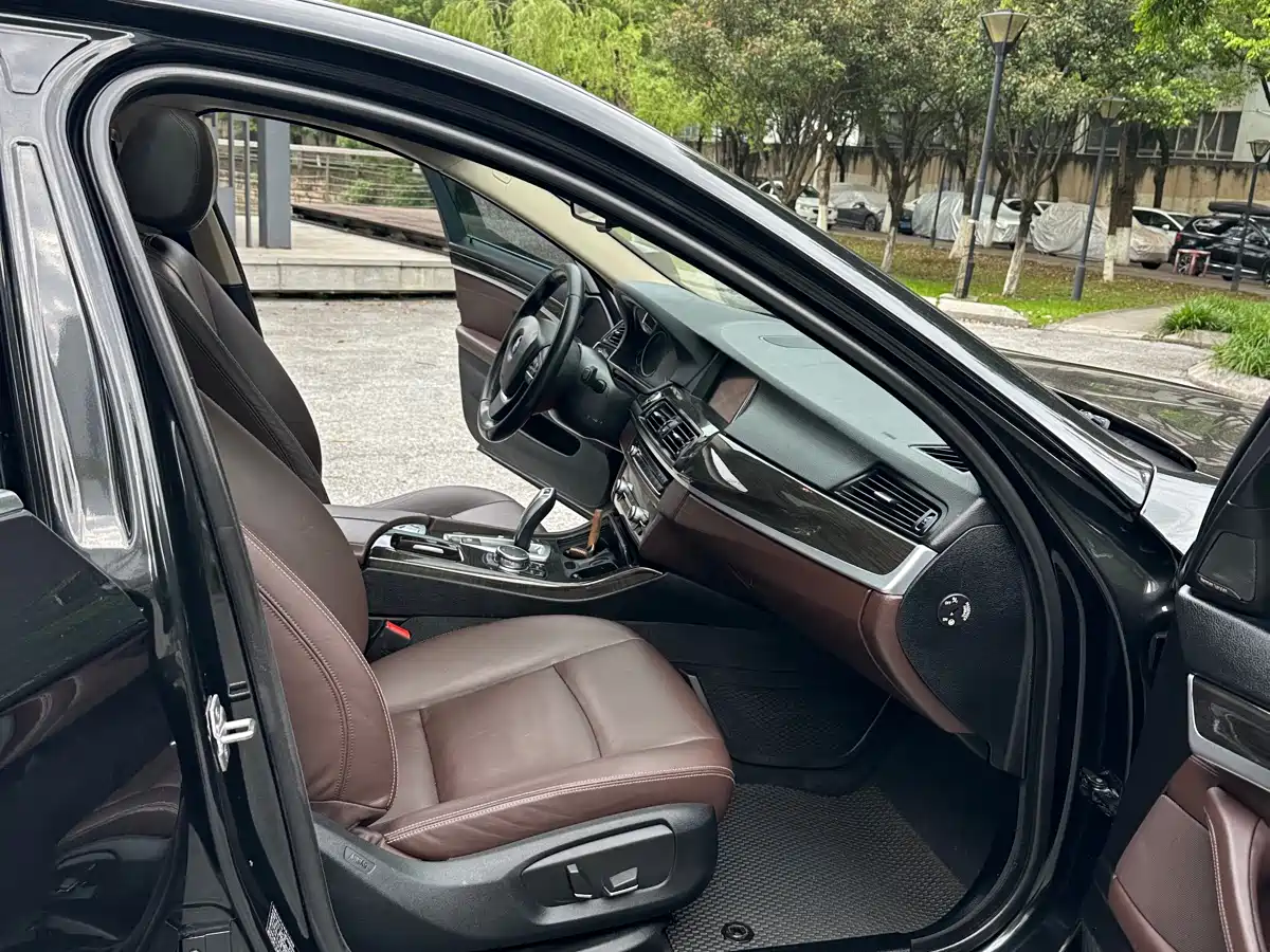 BMW 5 Series 2017 525Li Luxury Design Package фото 14