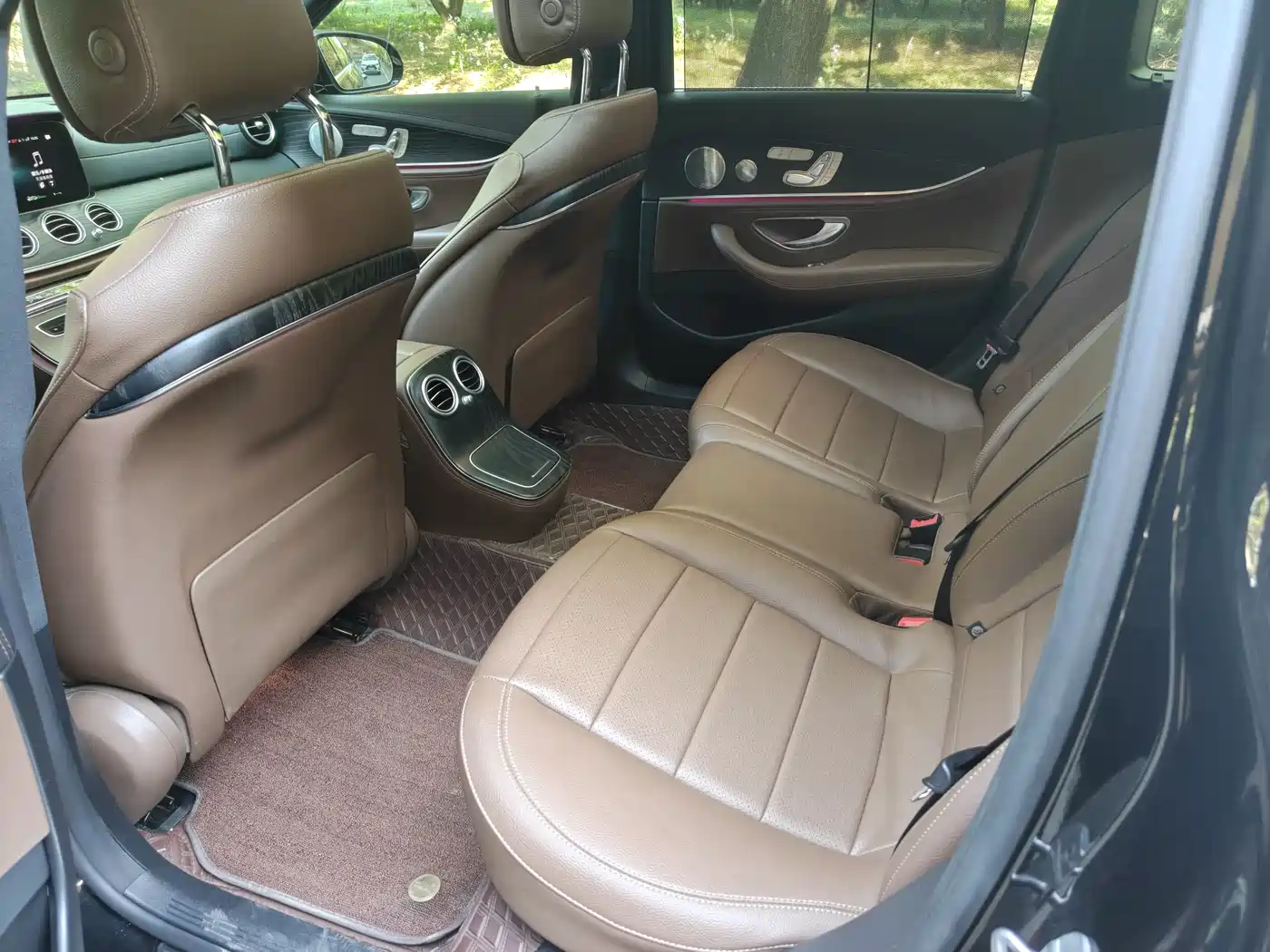 Mercedes-Benz E-Class 2021 E 300 L Sport Luxury Edition фото 8