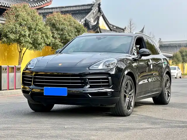PORSCHE CAYENNE