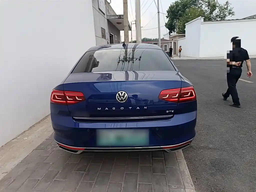 VOLKSWAGEN MAGOTAN GTE PLUG-IN HYBRID
