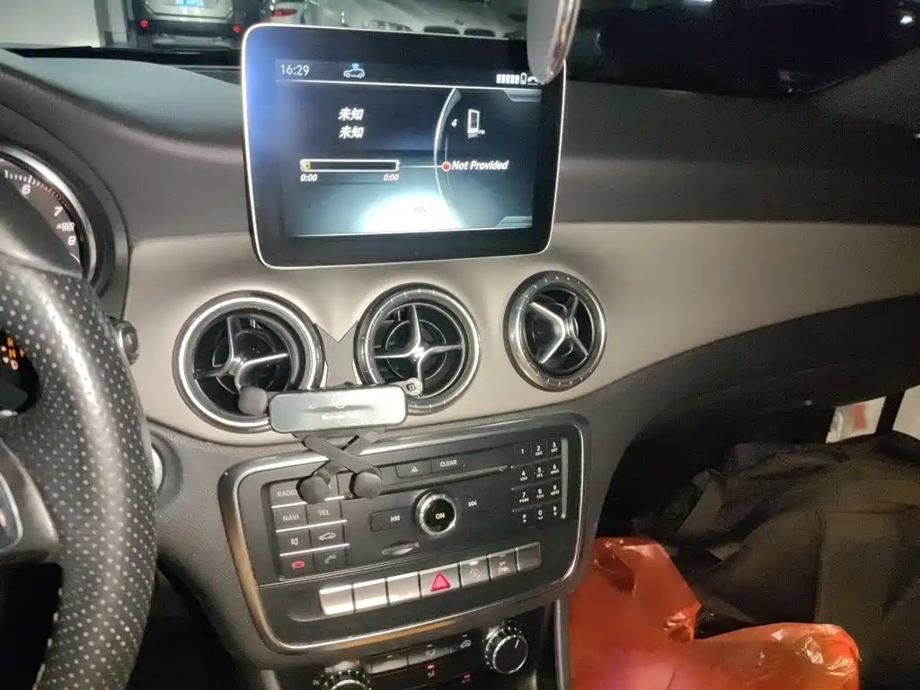 Photo 6 - Mercedes-Benz CLA (Import)
