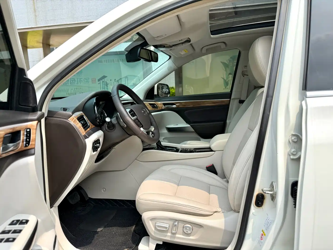 GAC Trumpchi Trumpchi GS8 2017 320T 2WD Luxury Smart Connect (7-seater) фото 6