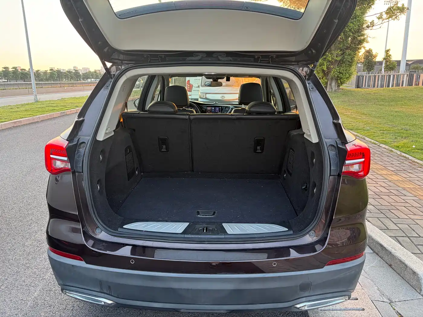 Buick Envision Plus 2020 20T FWD Leading фото 16