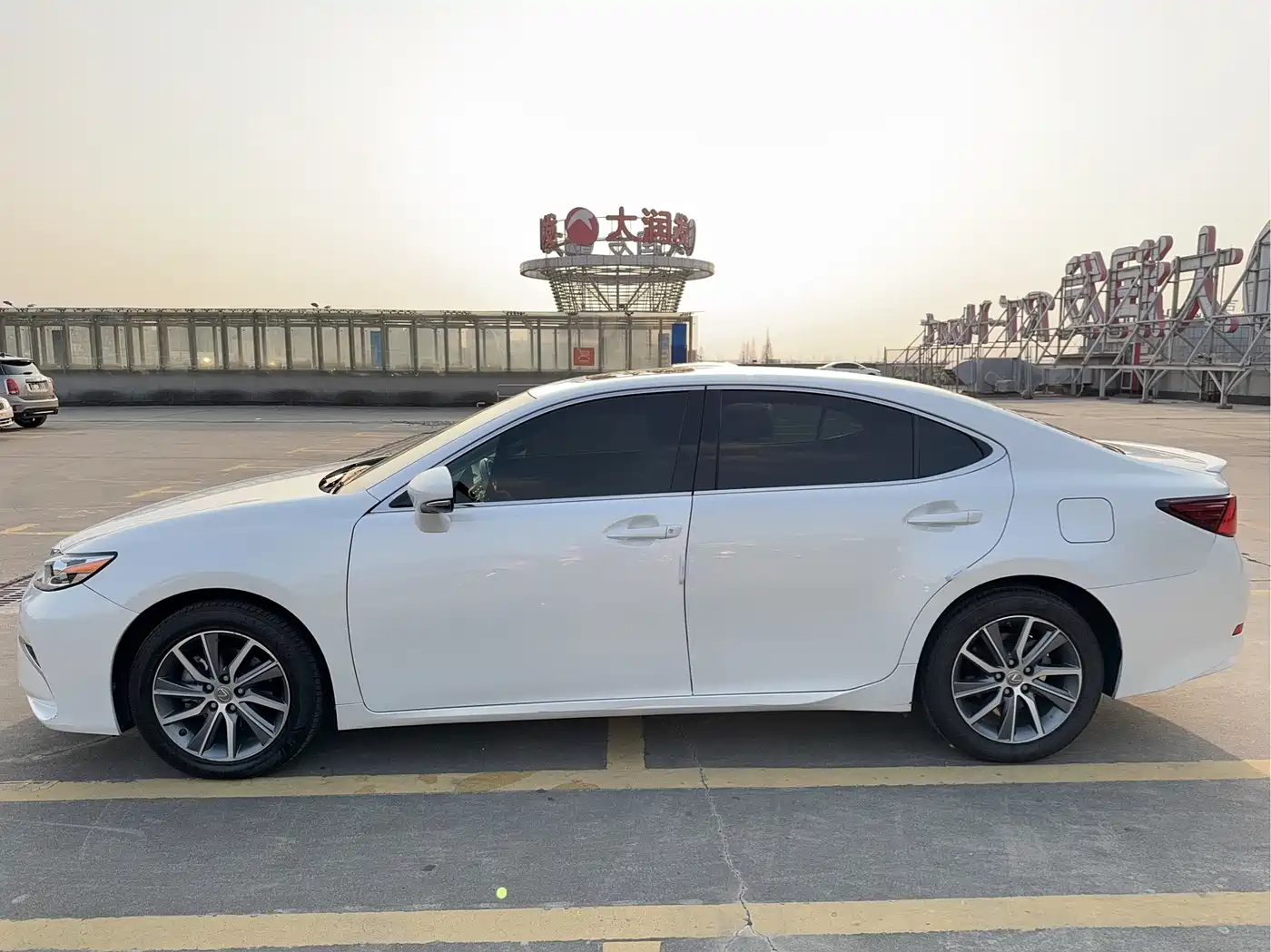 Lexus ES 2015 300h Comfort Edition фото 7