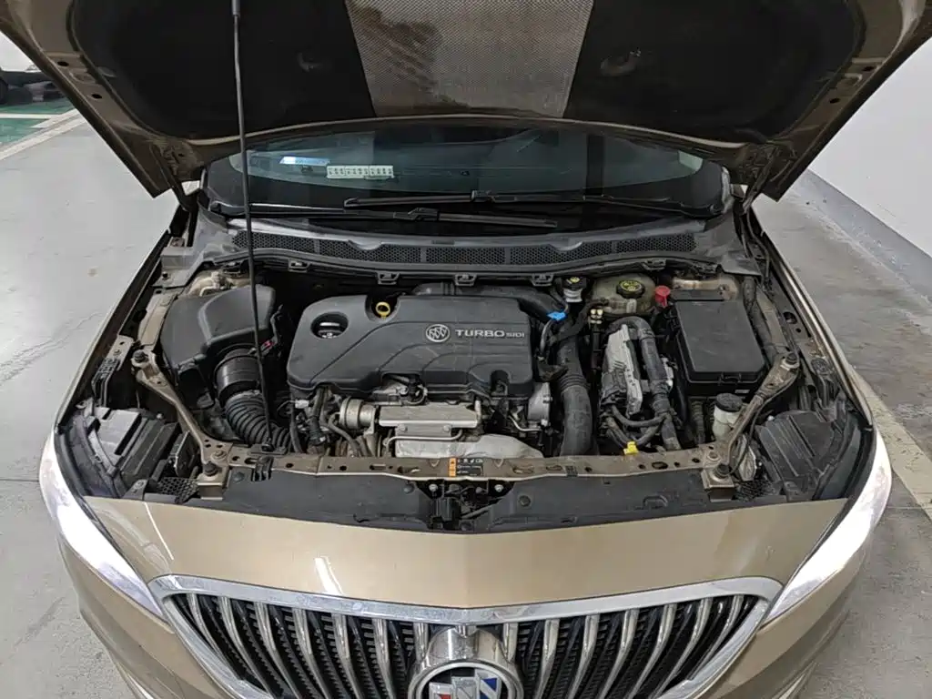 Photo 20 - Buick Verano