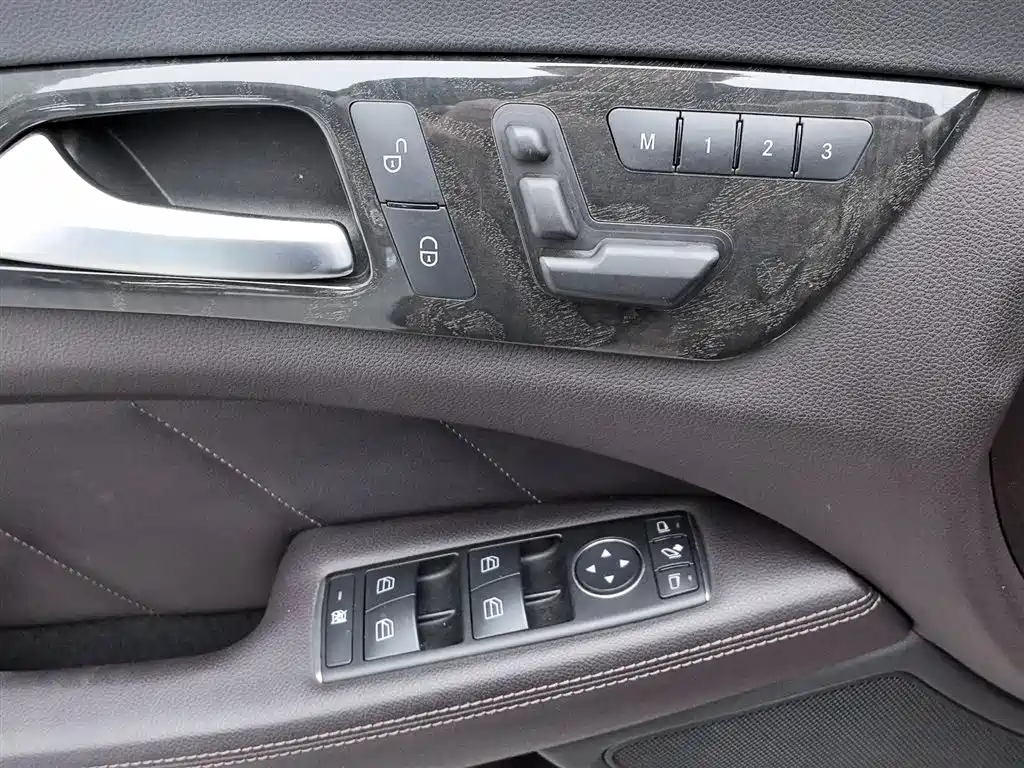 Mercedes-Benz CLS 2012 CLS 300 CGI фото 9