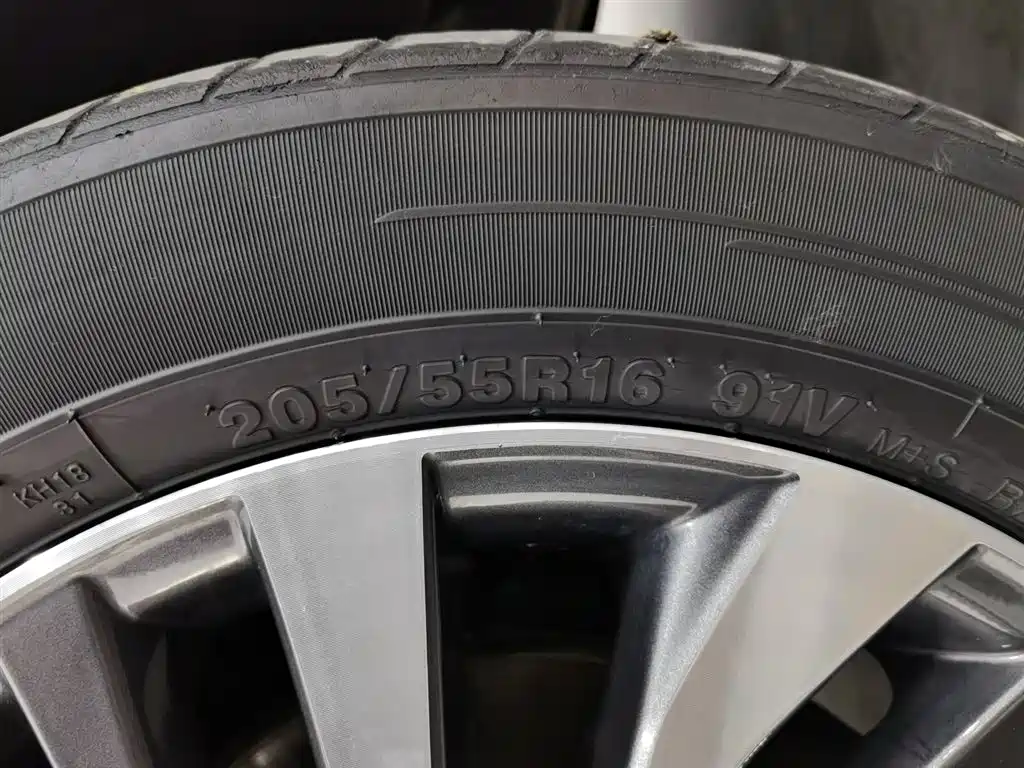 Toyota Corolla 2018 Hybrid 1.8L E-CVT Smart Edition фото 24