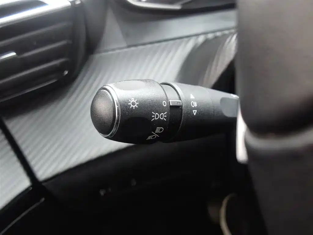 Peugeot 2008 2022 230THP THE ONE фото 21