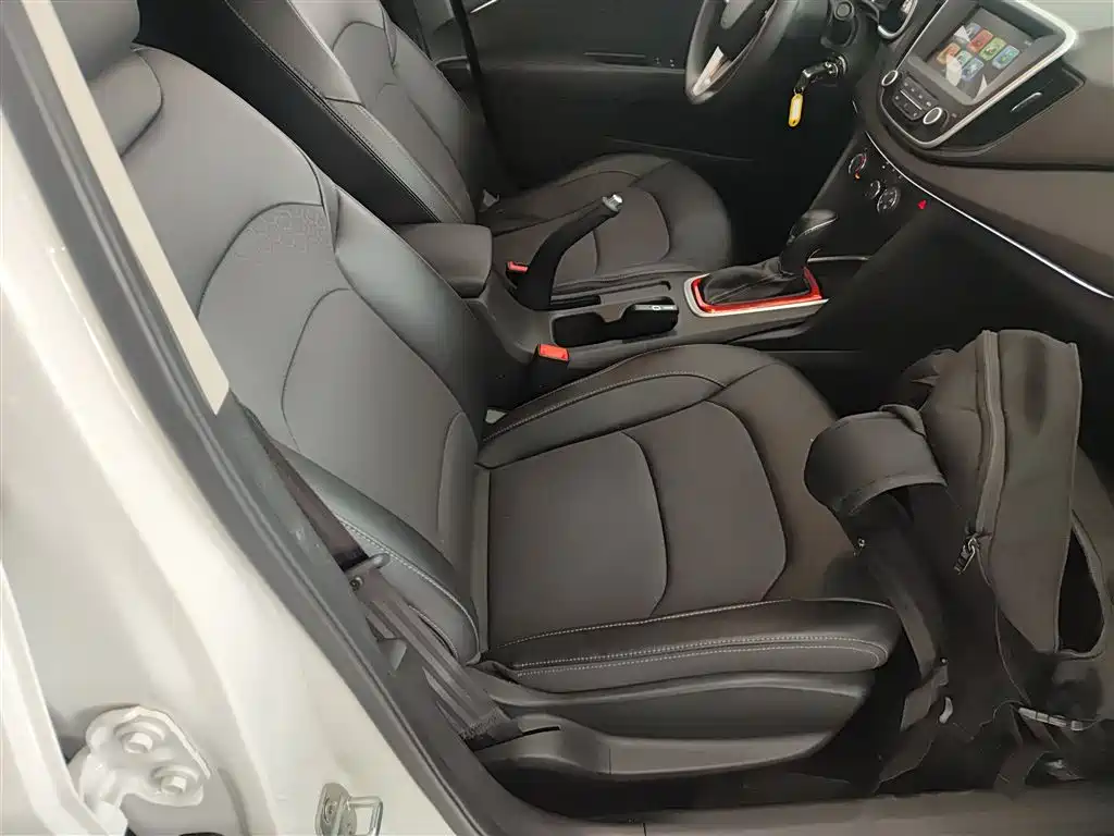Chevrolet Cavalier 2019 320 Automatic Joy Edition фото 25