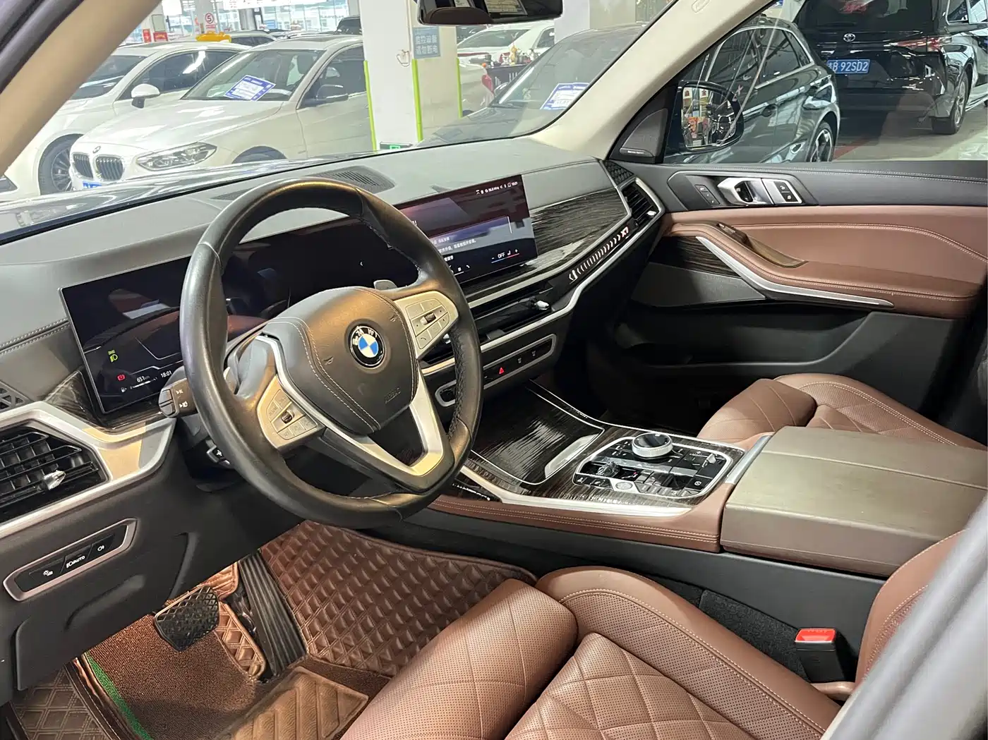 BMW X7 2023 xDrive40i Leading Luxury Package фото 7
