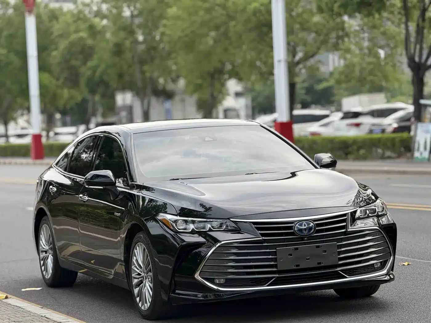 Toyota Avalon 2019 Hybrid 2.5L XLE Premium Edition China VI фото 3
