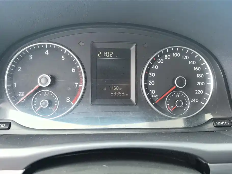 Volkswagen Touran 2015 1.4T Manual Comfort Edition 5-seater фото 14