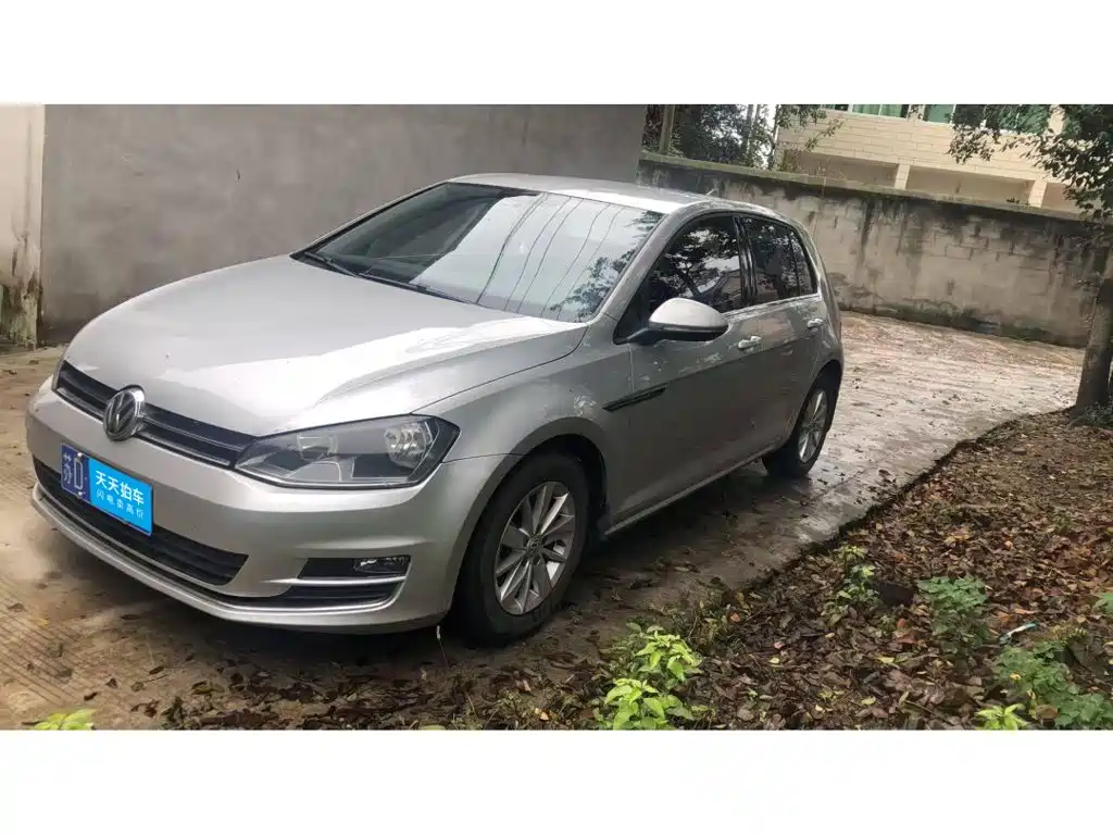 Фото 1 - Volkswagen Golf