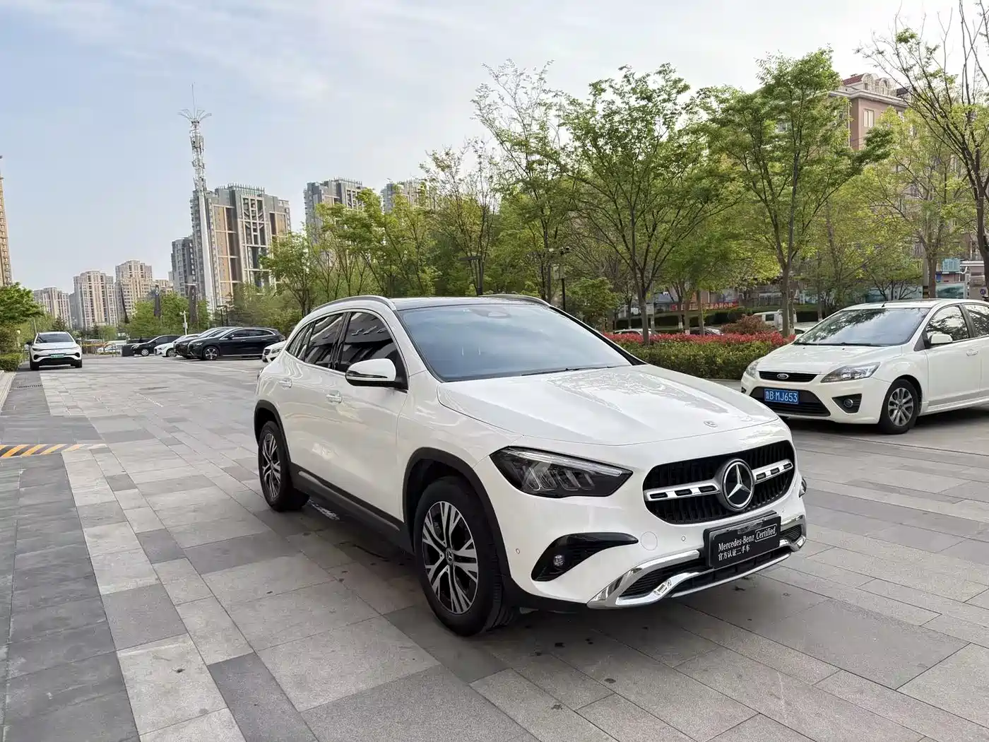 MERCEDES-BENZ GLA