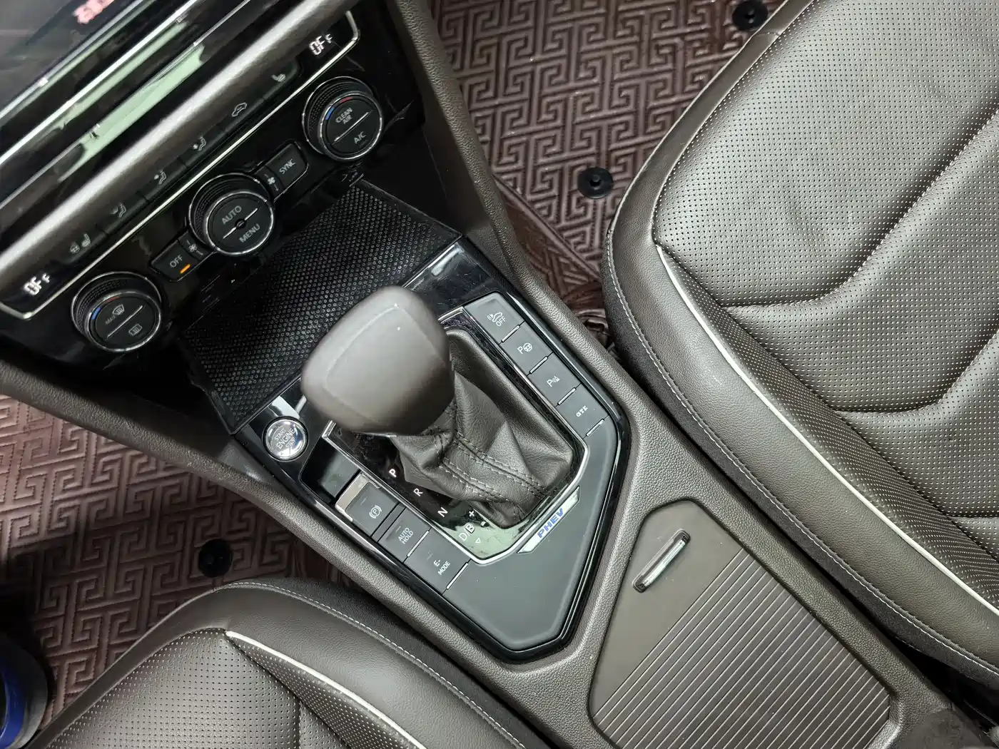 VOLKSWAGEN TIGUAN L NEW ENERGY