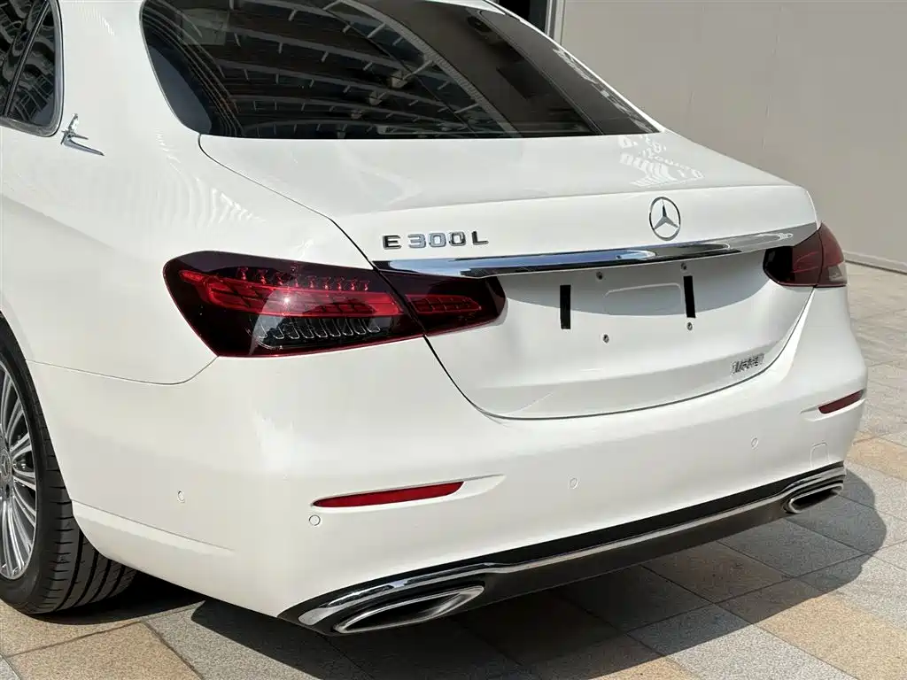 Mercedes-Benz E-Class 2023 E 300 L Fashion фото 19