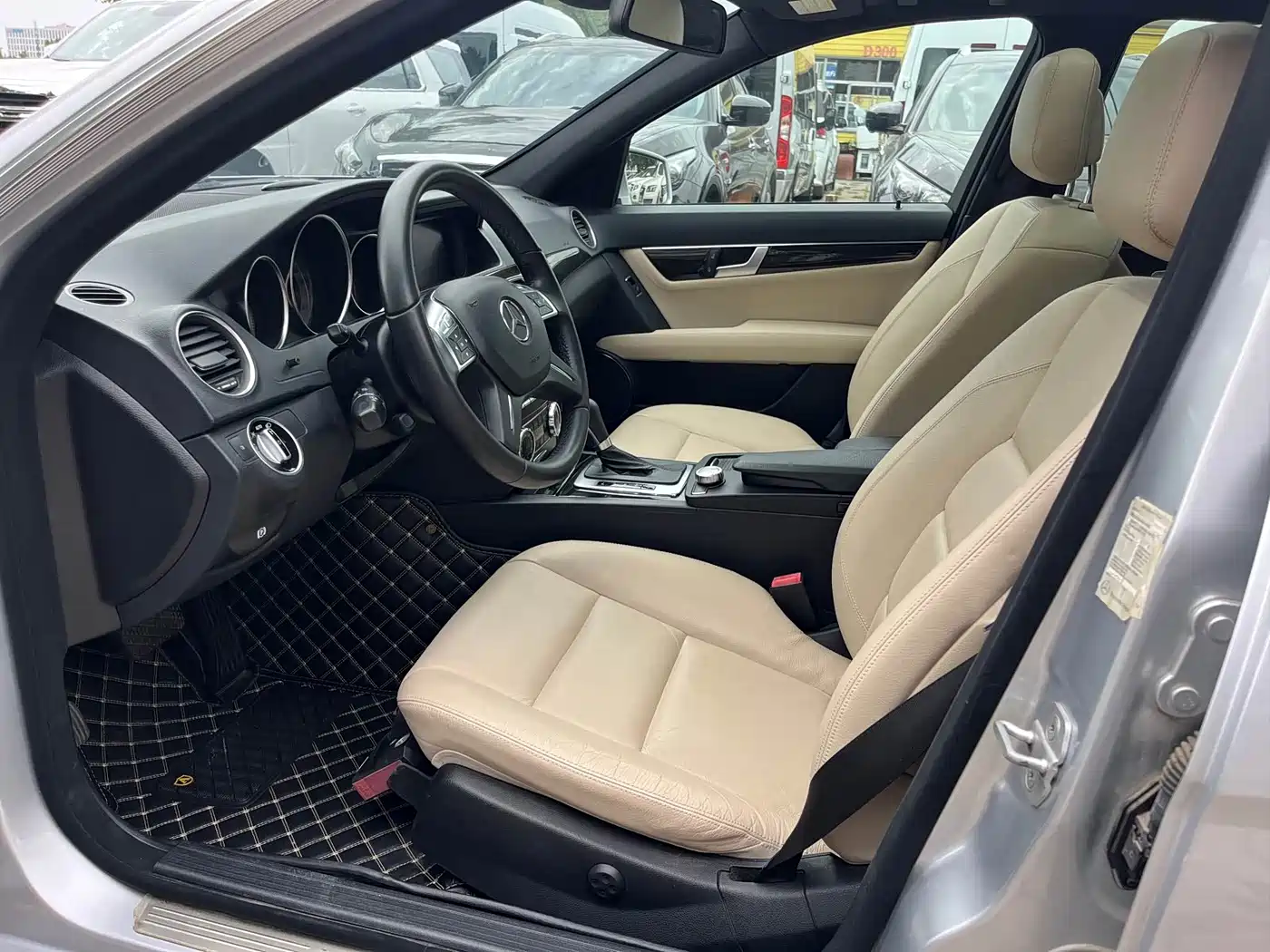 Фото 9 - Mercedes-Benz C-Class