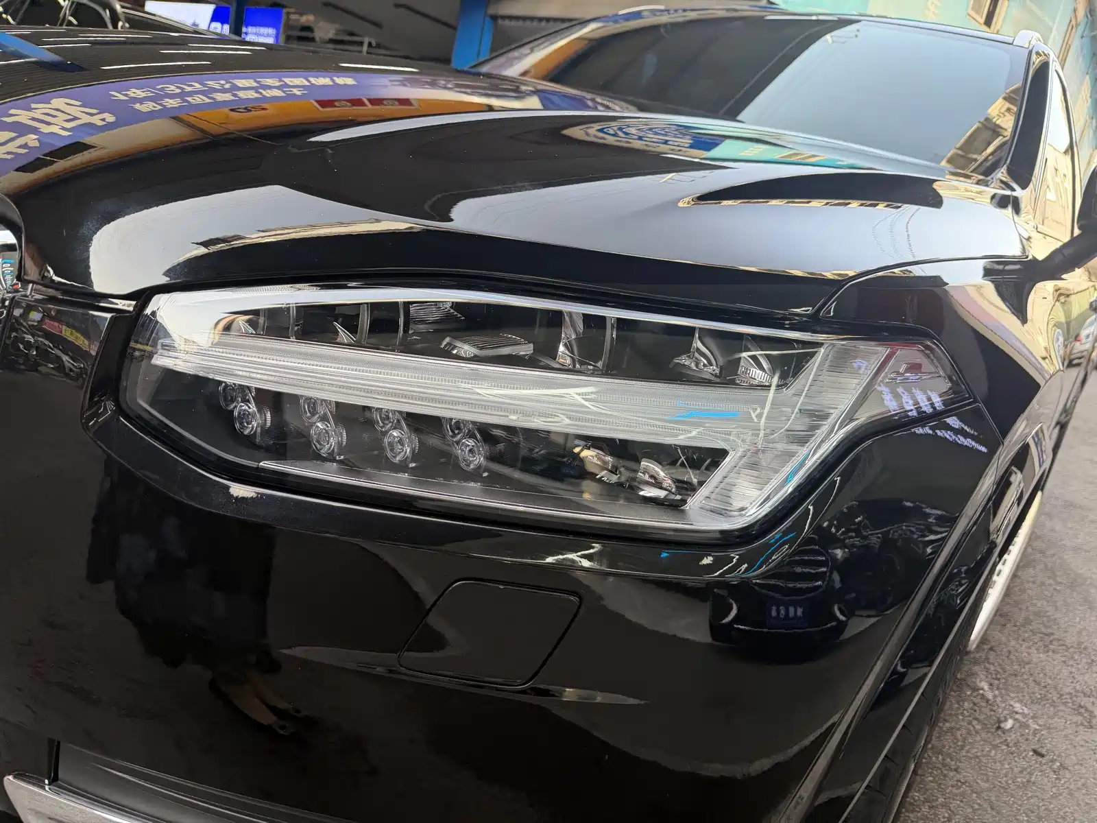 Photo 4 - Volvo XC90