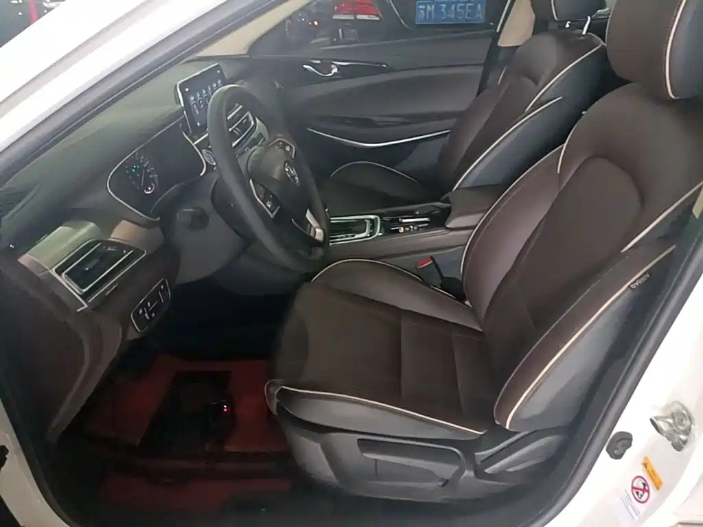 Changan Raeton CC 2018 2018 1.5T Automatic Luxury Class China V
