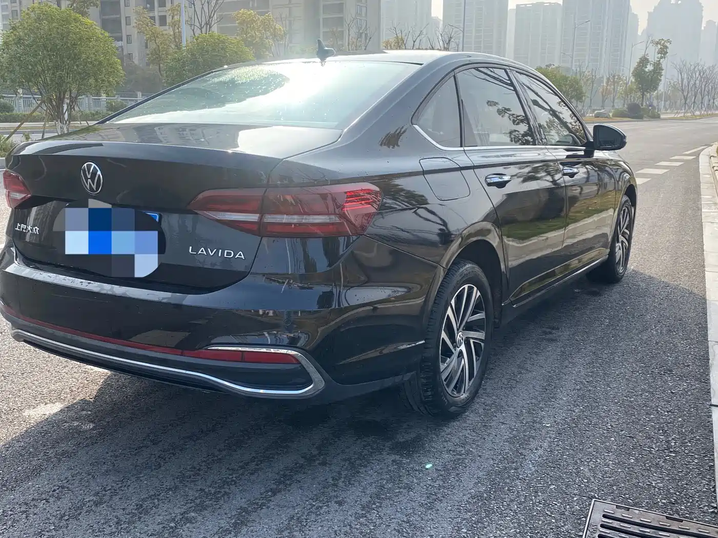 Volkswagen Lavida 2023 Facelift 1.5L Automatic 5 Million Edition фото 16