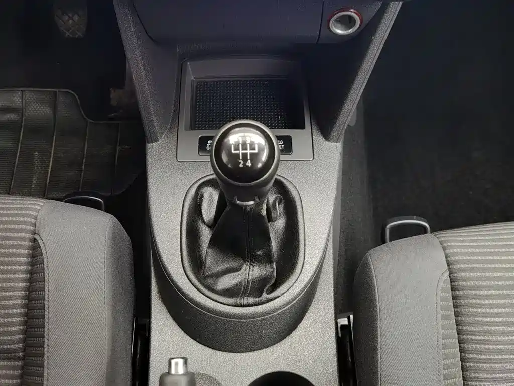 Volkswagen Touran 2015 1.4T Manual Trend Edition 5-seater фото 13