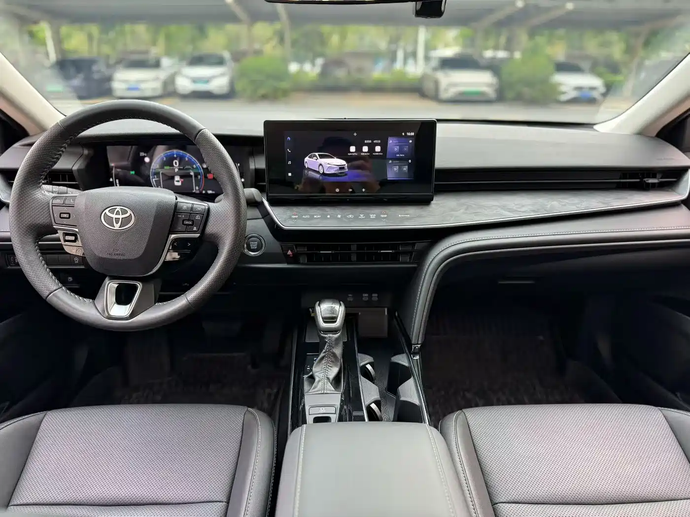 Toyota Camry 2024 2.0GVP Luxury Edition фото 8