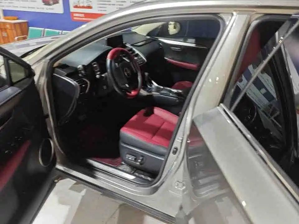 Фото 3 - Lexus NX
